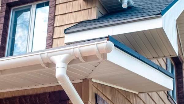 Как правильно организовать водосток с крыши