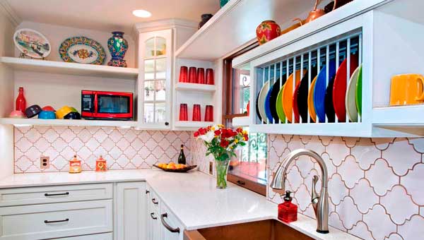 Как уложить плитку на кухонный фартук