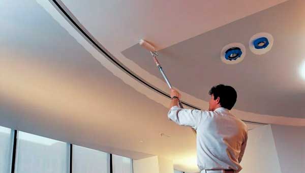 Технология окрашивания потолка