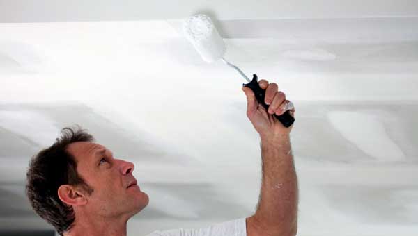 технология окрашивания потолка