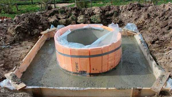 Как утеплить колодец