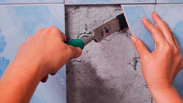 демонтировать кафельную плитку со стен