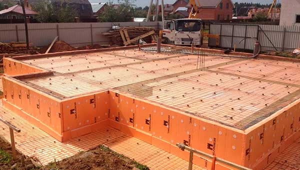 Как защитить фундамент от промерзания