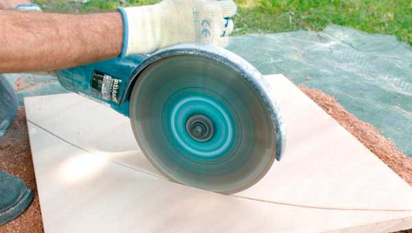 Как резать кафельную плитку правильно