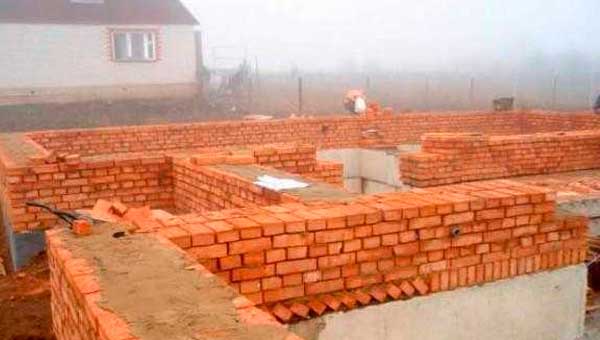 Особенности красного полнотелого кирпича