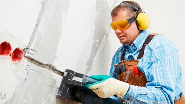 Штробление стен под электропроводку - особенности штробления разных материалов