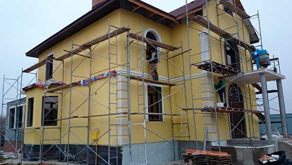 Технология мокрого фасада: преимущества уход и обслуживание