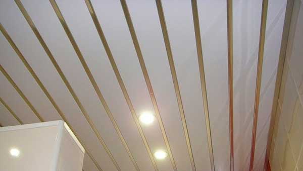 Уход и обслуживание реечного потолка